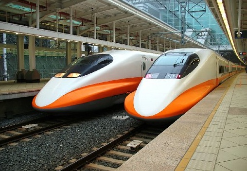 Shinkansen 700s on the Taiwan High Speed Railway