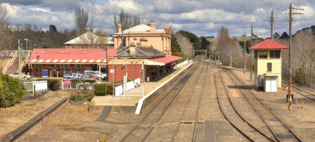 Looking southbound at Moss Vale Station. The new platform and station would be built on the right. Image: Hot Rails