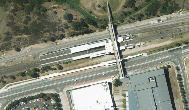 Macarthur station showing ample room for additional tracks on both sides. Image: Google Maps